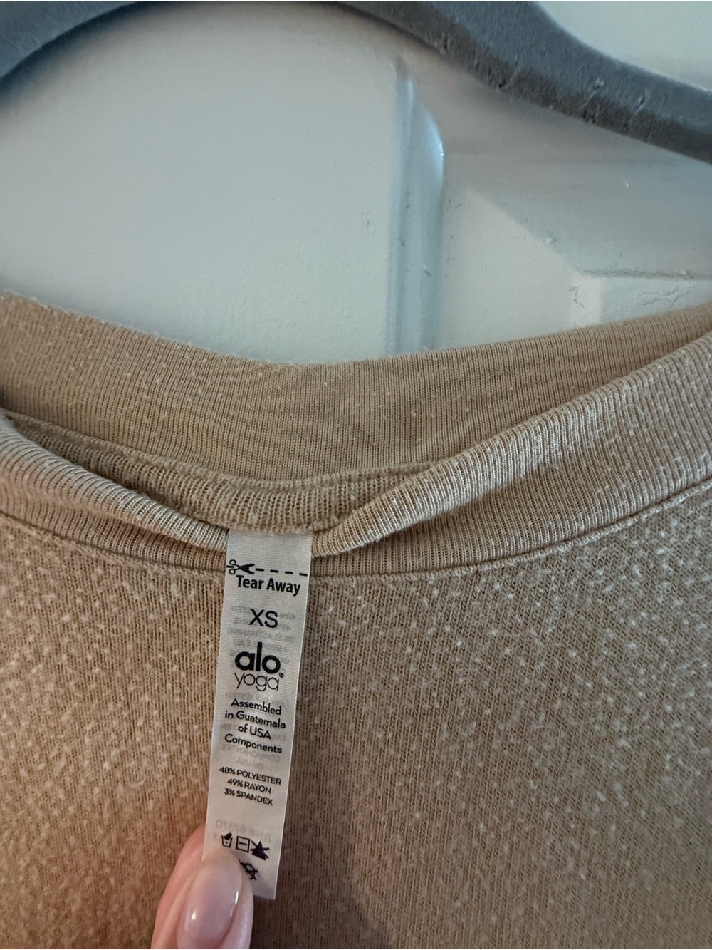 ALO Yoga Beige Crewneck Lightweight Pullover - Picture 2 of 3